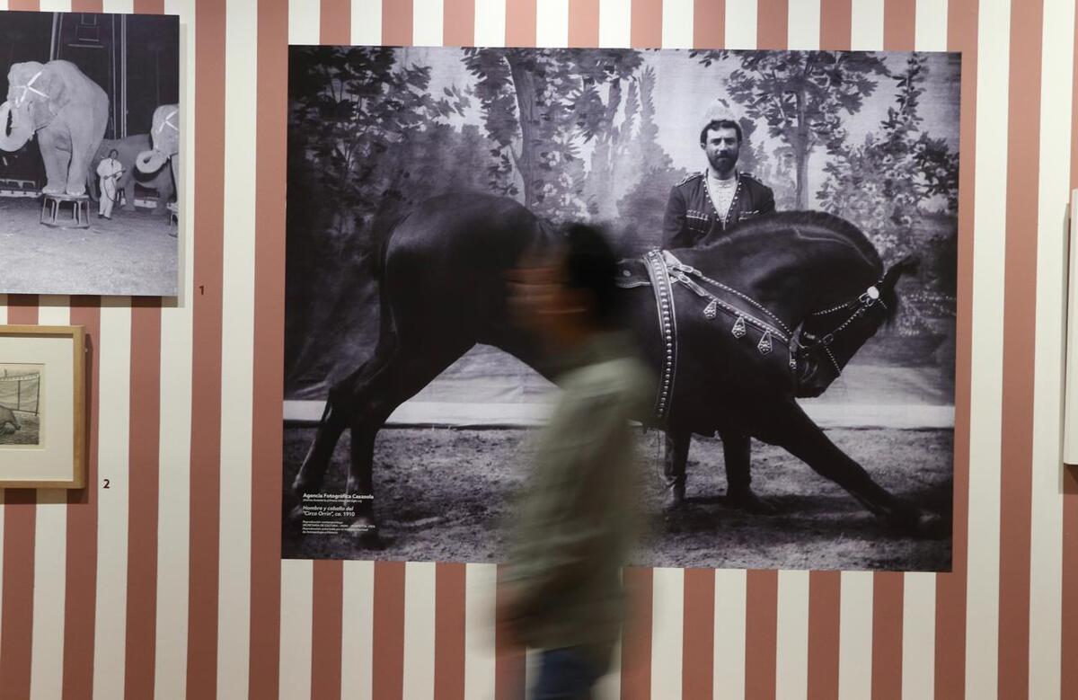 Se presentan pinturas, fotografías y grabados. (Foto: Jorge Carballo)