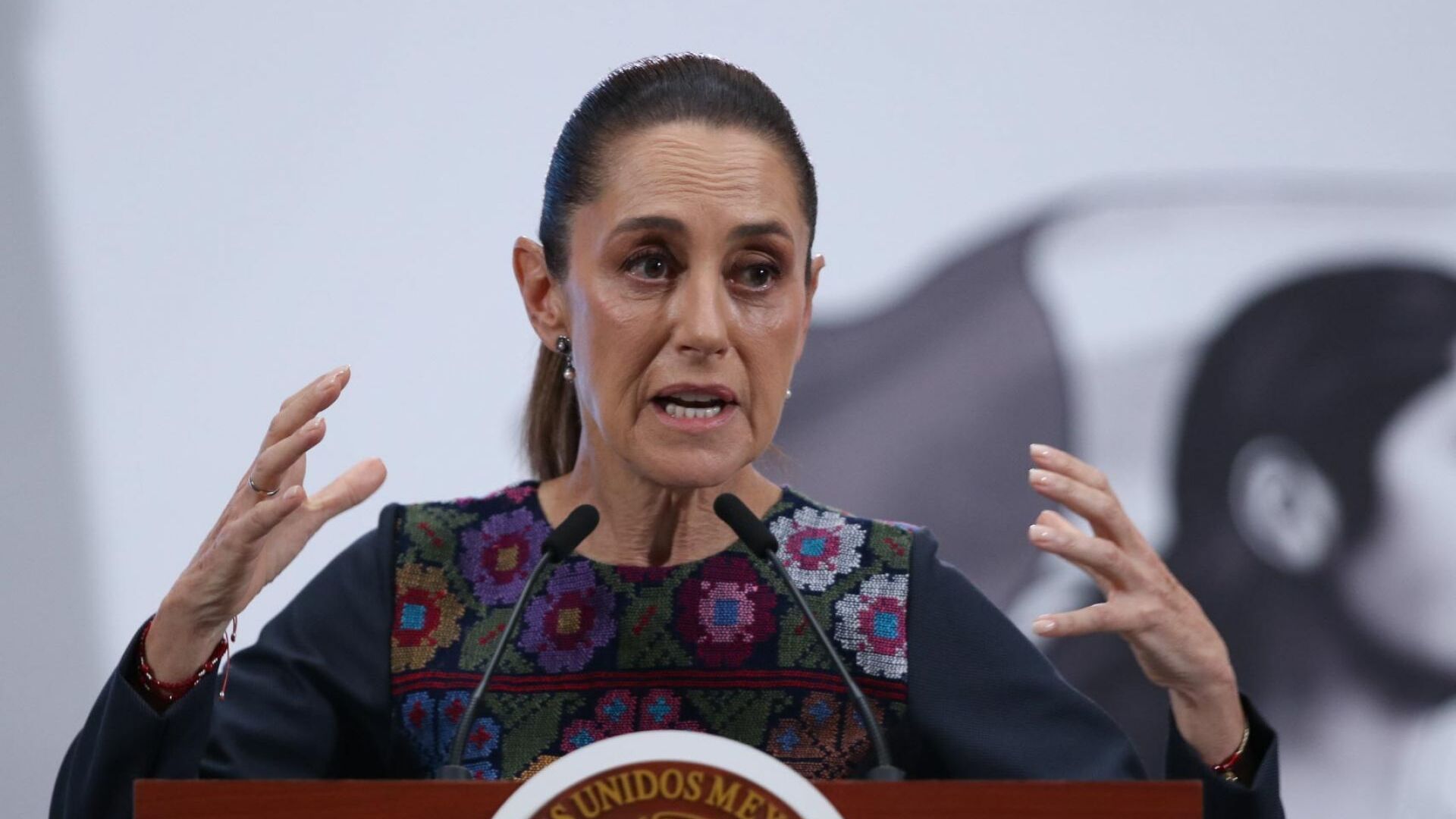 Sheinbaum condena violencia de la CNTE, señala que hay mesas de diálogo