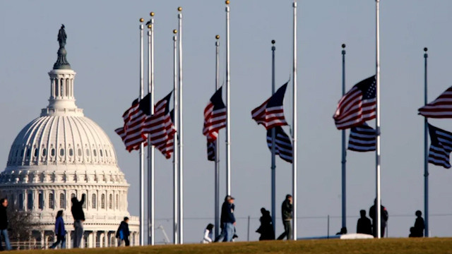 Termina cierre de gobierno en EU; aprueban extensión presupuestaria hasta enero