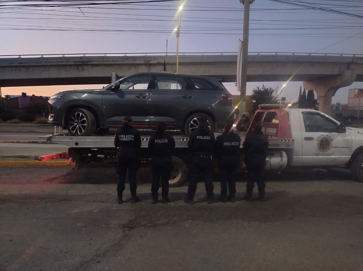 La unidad contaba con reporte de robo activo en el estado de Puebla. (Cortesía)