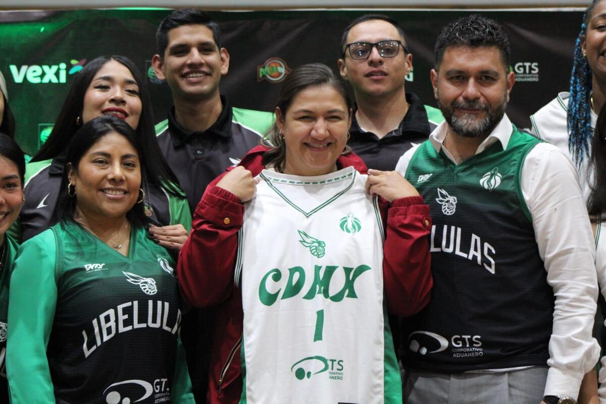 Autoridades de Azcapotzalco reciben premio por su labor en el impulso y desarrollo de actividades deportivas. | Especial