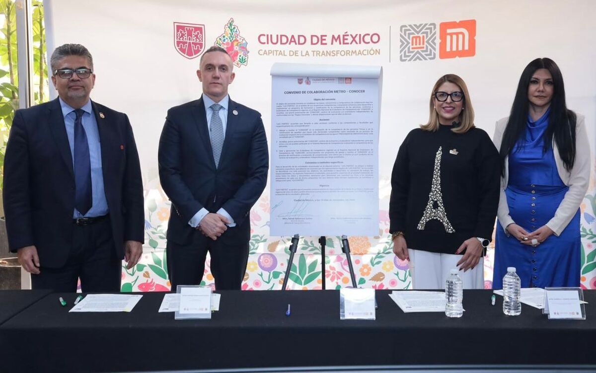 Autoridades del STC Metro y CONOCER durante la firma del convenio para capacitar al personal técnico. | Especial