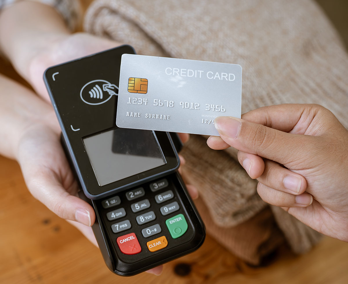 Distintas empresas bancarias otorgarán bonificaciones y recompensas al momento de comprar en este Buen Fin. SHUTTERSTOCK.