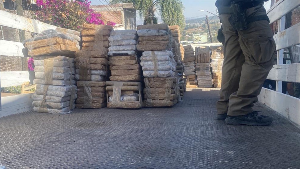 Entre lo incautado había más de 3 mil kilógramos de posible droga (Foto: Cortesía)