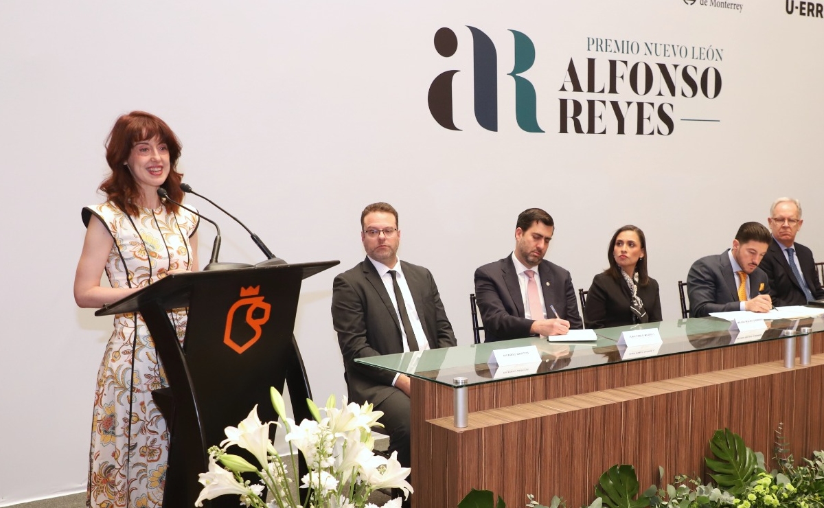 Irene Vallejo recibe el Premio Alfonso Reyes en Nuevo León. (Fotos: Luis Guerra; Samuel García)