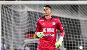 Kevin Mier es operado con éxito; cuánto tiempo será baja de Cruz Azul