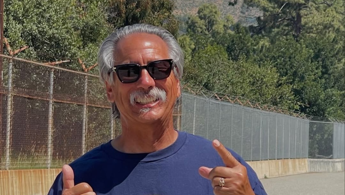 Muere John Beam, ex entrenador de futbol americano colegial que apareció en la serie 'Last Chance U' (Instagram @coachjohnbeam)