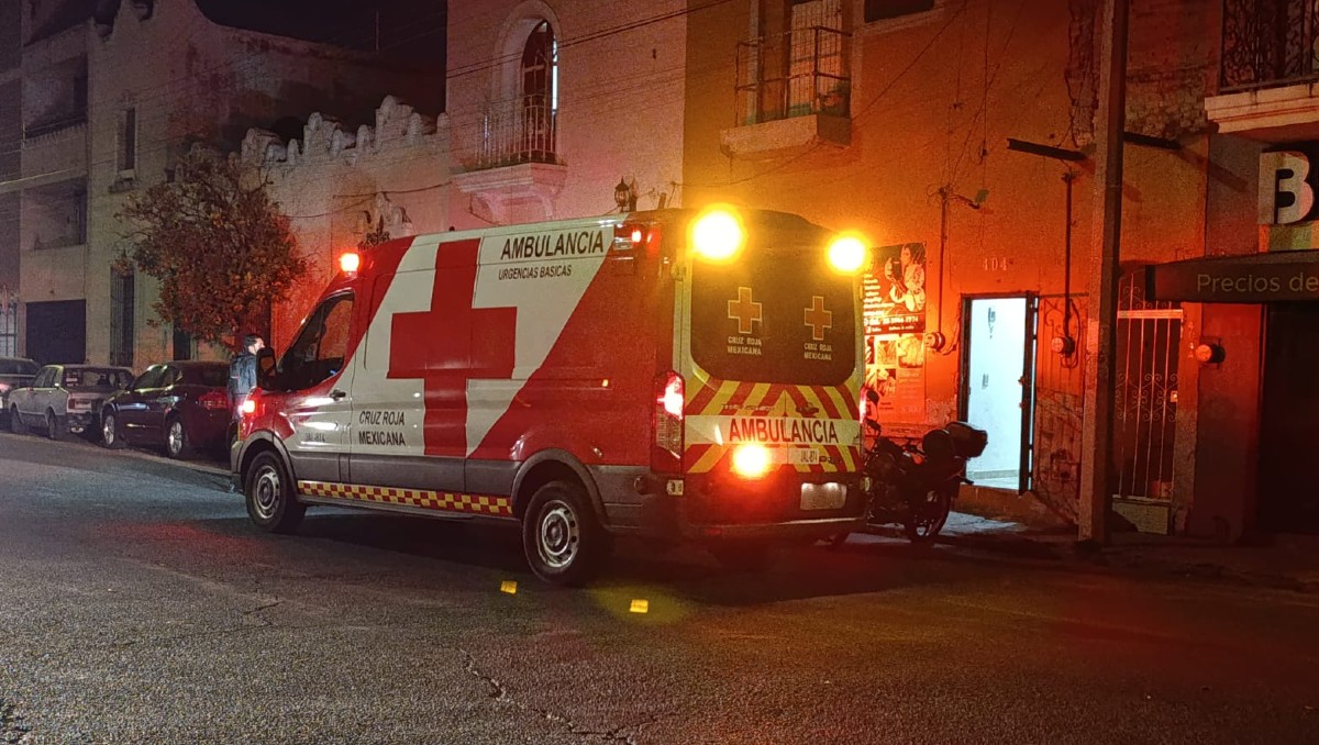 Paramédicos de Cruz Roja atienden reporte de persona sin vida en Guadalajara (Vicente Torres Alfaro)