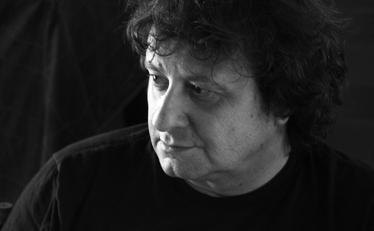 El poeta Jordi Virallonga escribe en catalán y en castellano. (Especial)