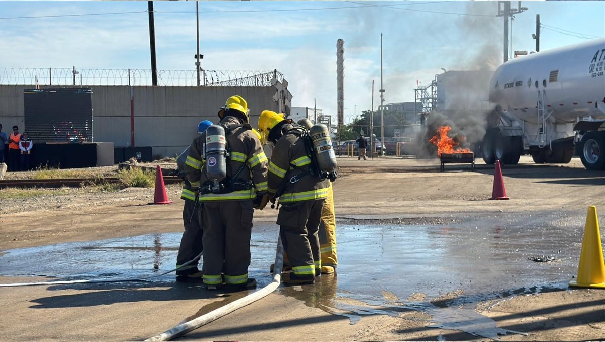 Realizan macrosimulacro en Altamira. (Mario Juárez)