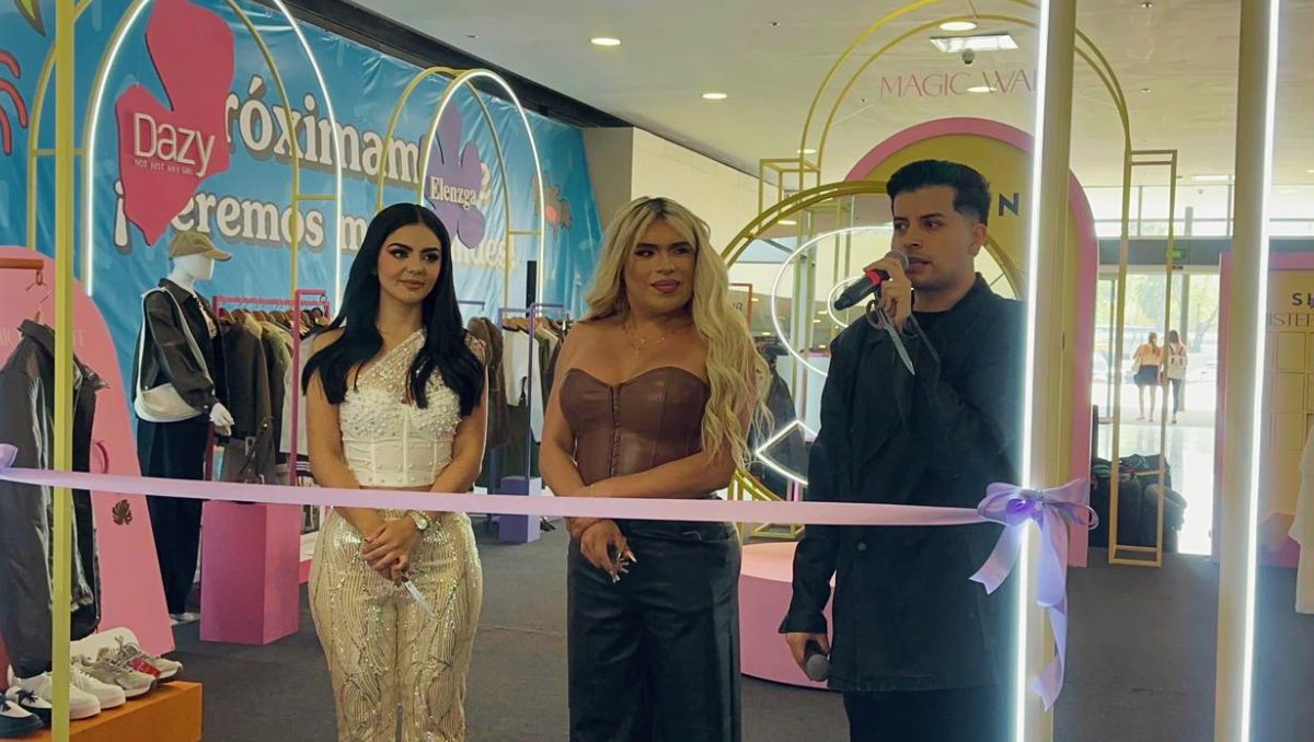 Wendy Guevara hizo el corte de listón en el evento Fashion Tour Monterrey. | Especial