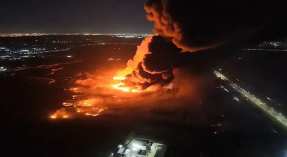 Explosión en Ezeiza: Incendio en parque industrial de Argentina deja 15 heridos