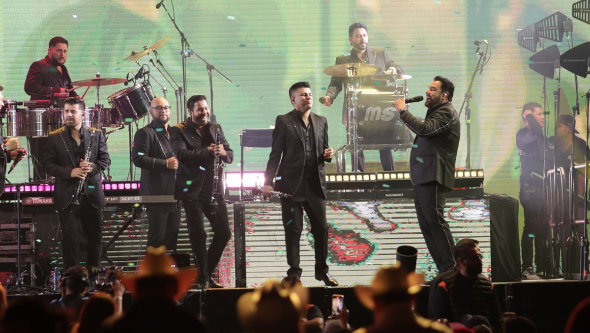 Fueron alrededor de 50 temas los que interpretó la banda. Especial