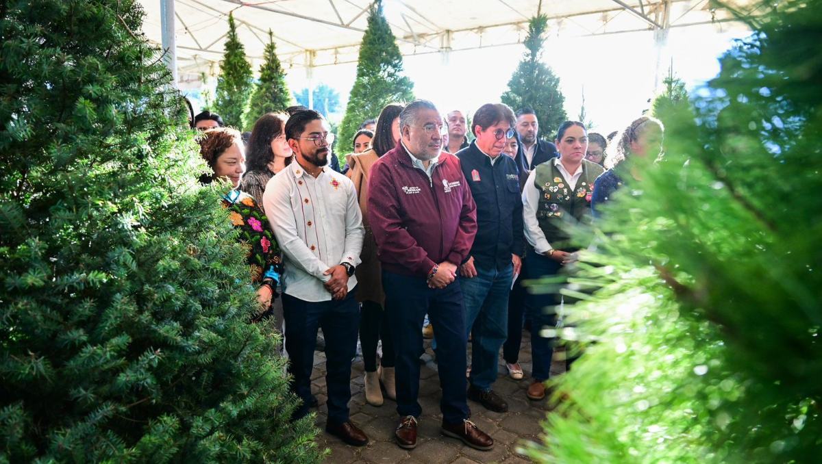 Inauguran Expo Navidad Forestal en Metepec para apoyar a productores mexiquenses; estará abierta hasta el 14 de diciembre. Especial