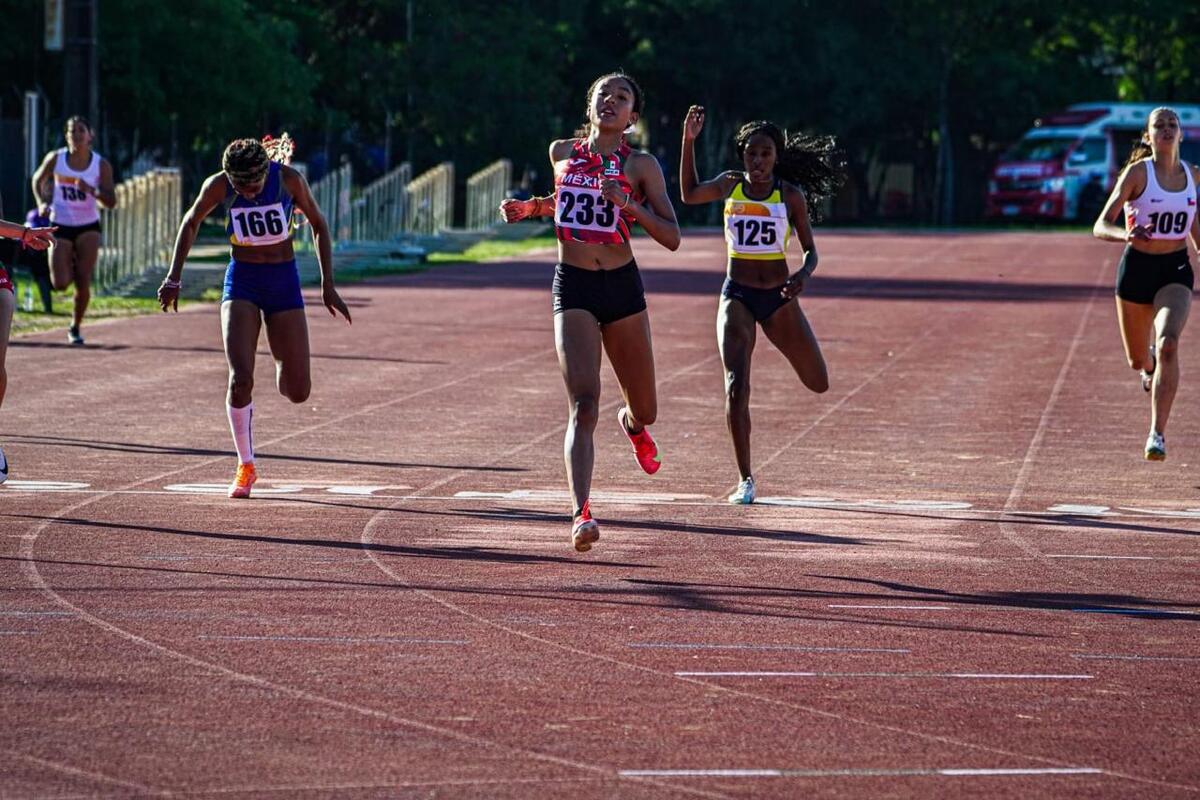 Kenia Maturana Zagal, corredora mexiquense, busca llegar a una de las mejores universidades de EU | Jesús Quezada.