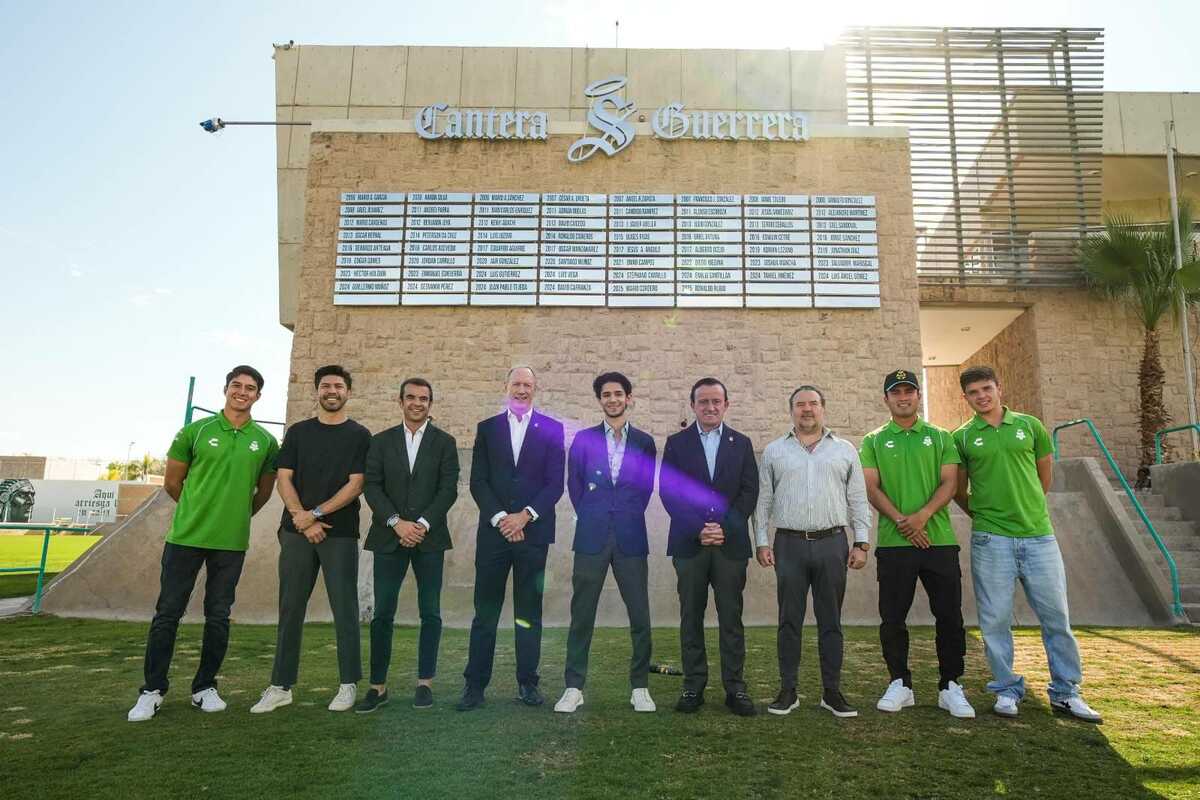 Santos Laguna presenta el Muro de Canteranos Guerreros. (Especial)