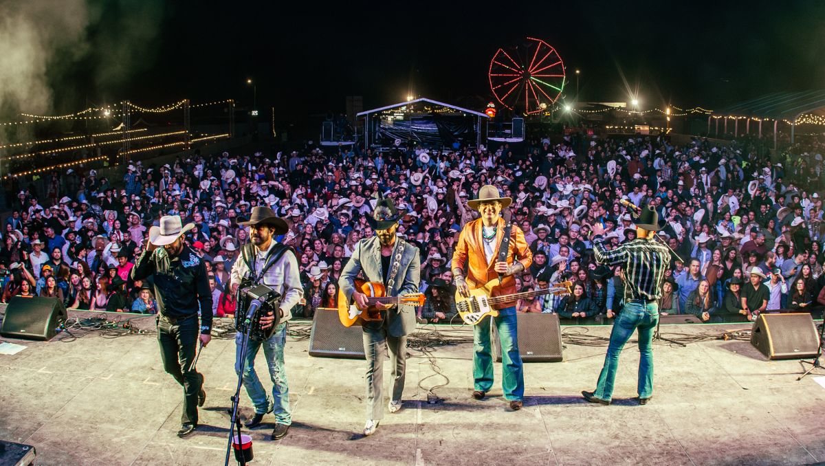 Los asistentes lucieron sus botas y sombreros como atuendo ideal en el Bendito Rodeo | Especial