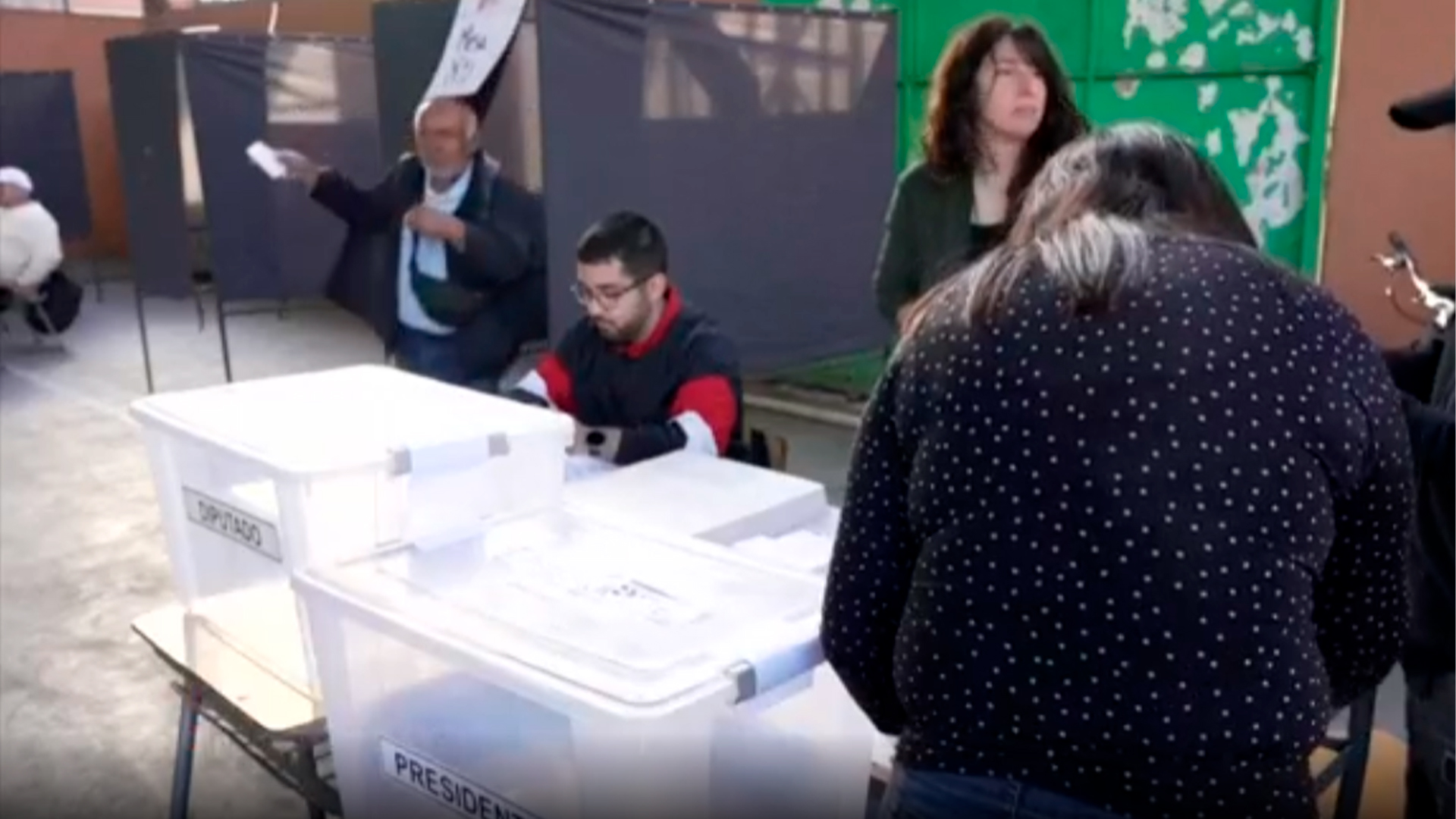 Chile celebra elecciones para elegir presidente y renovar el Congreso