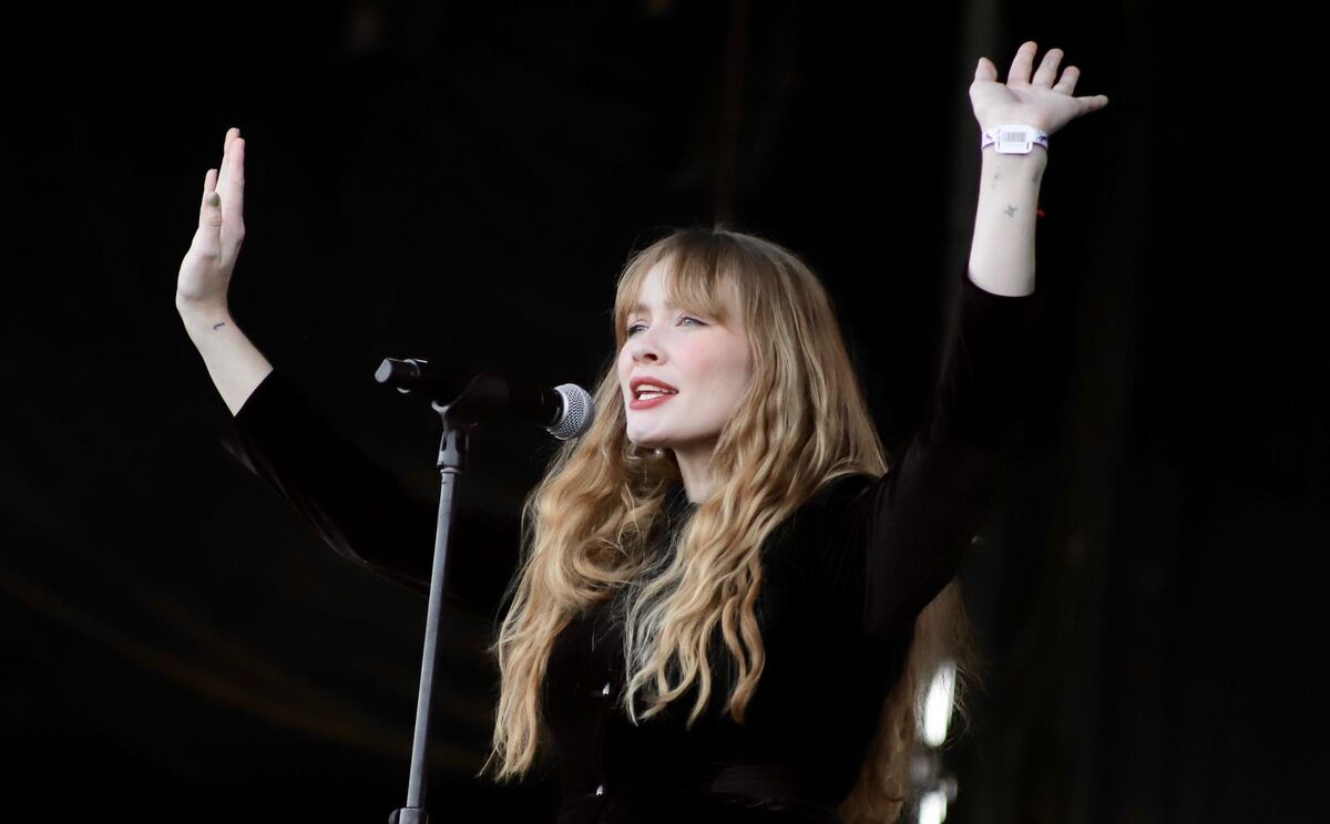 Ciudad de México, 16 de Noviembre del 2025. ALEXANDRA SAVIOR se presenta en  Festival Corona Capital en edición 15 en autódromo Hermanos Rodríguez