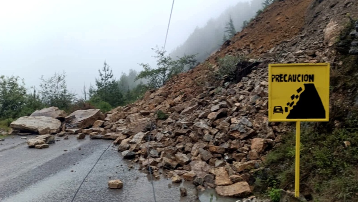 Harán corte al cerro que presenta deslaves en Ajalpan | Especial