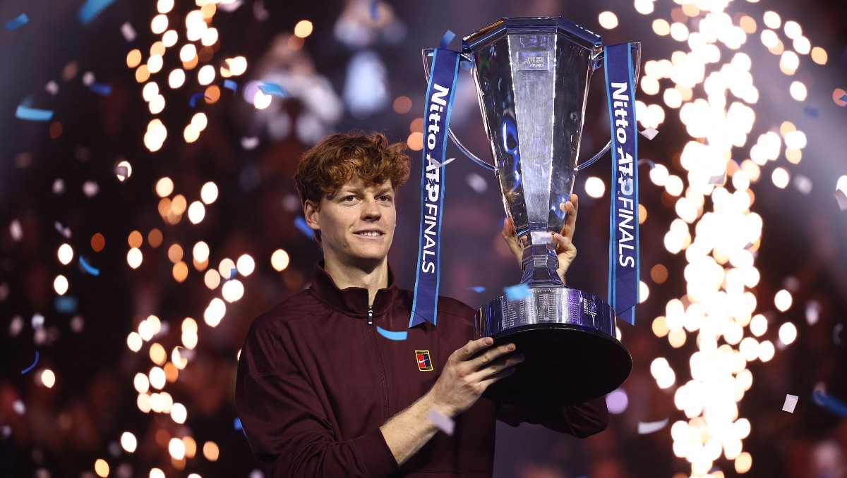 Jannik Sinner gana ATP Finals y refrenda su título ante Carlos Alcaraz  (Reuters)