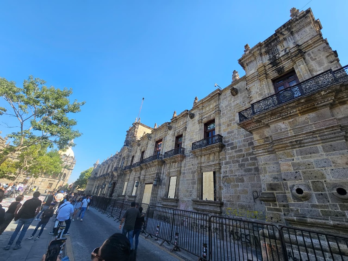 Palacio de Gobierno tras los disturbios del sábado. ( Juan Carlos Munguía)