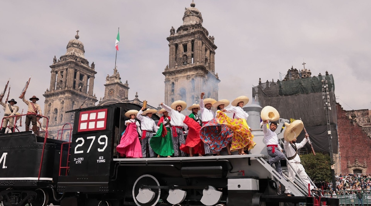 Como todos los años, el desfile saldrá de la plancha del Zócalo de la Ciudad de México. | Cuartoscuro