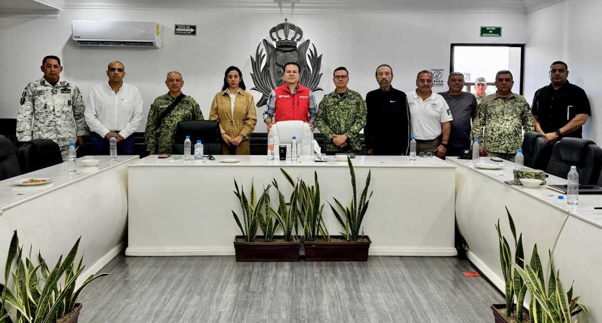 Autoridades sostuvieron una mesa de seguridad del Mando Especial de La Laguna. | Especial