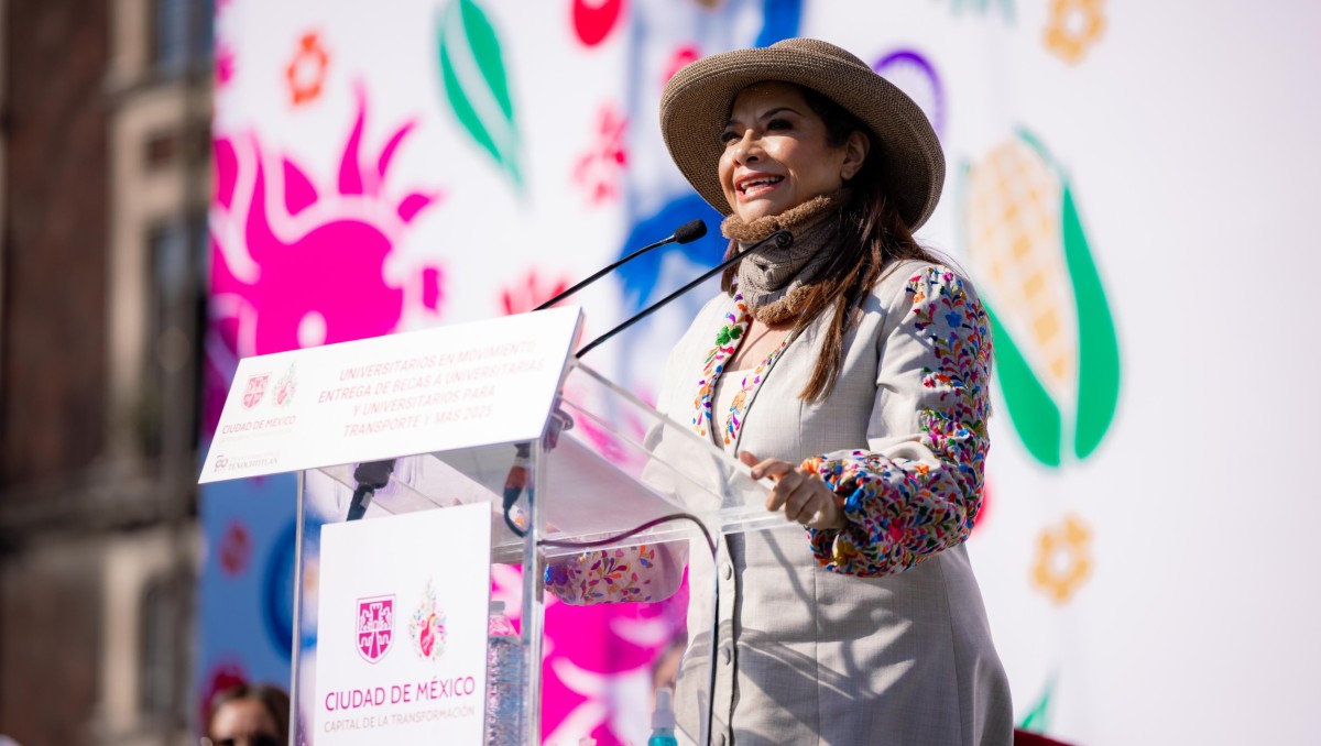 Brugada señaló que el monto de la beca se incrementará a partir de enero de 2026. | Foto: Especial