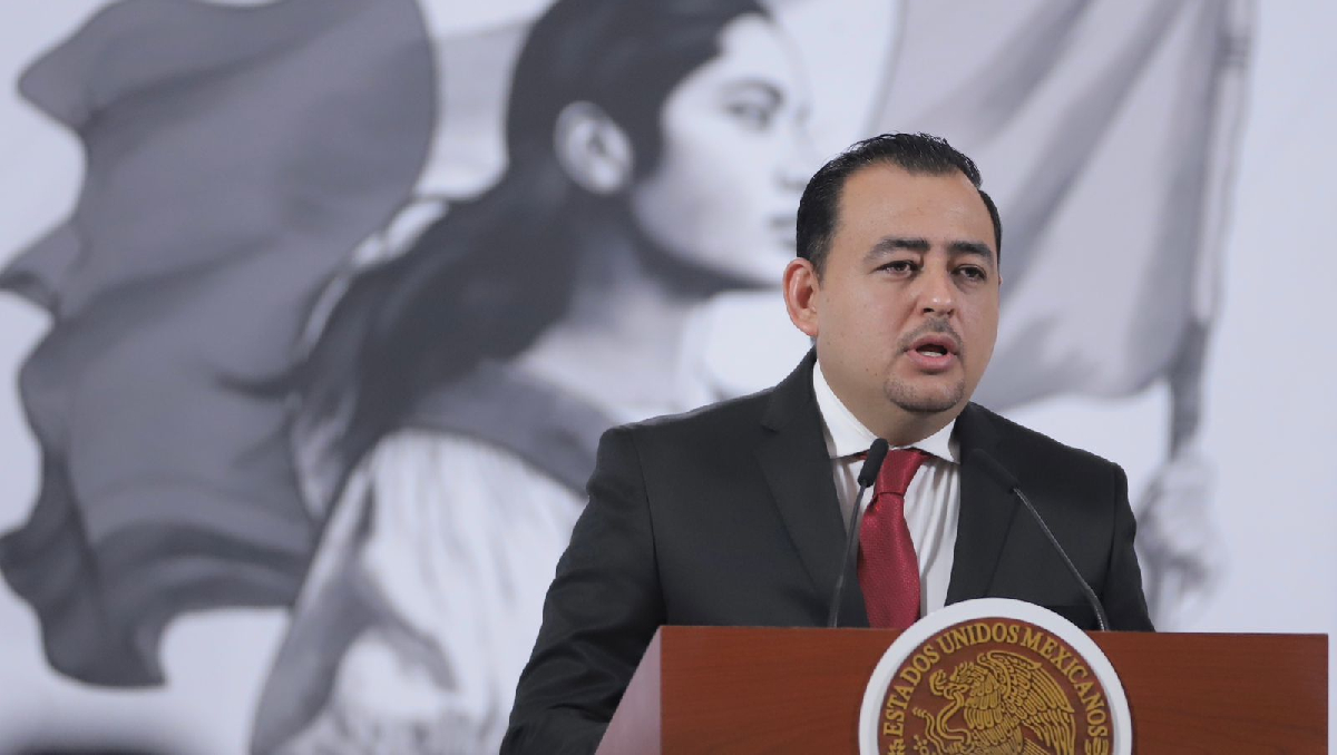 César León Trujillo, coordinador nacional de Becas para el Bienestar durante conferencia matutina. | Ariel Ojeda