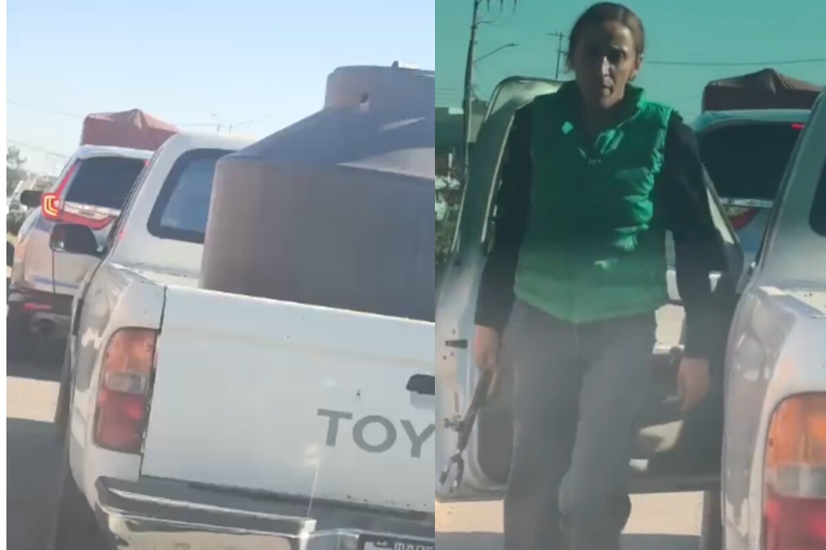 La conductora de una camioneta destruyó el retrovisor de otro vehículo con un bastón de seguridad del volante en Pachuca