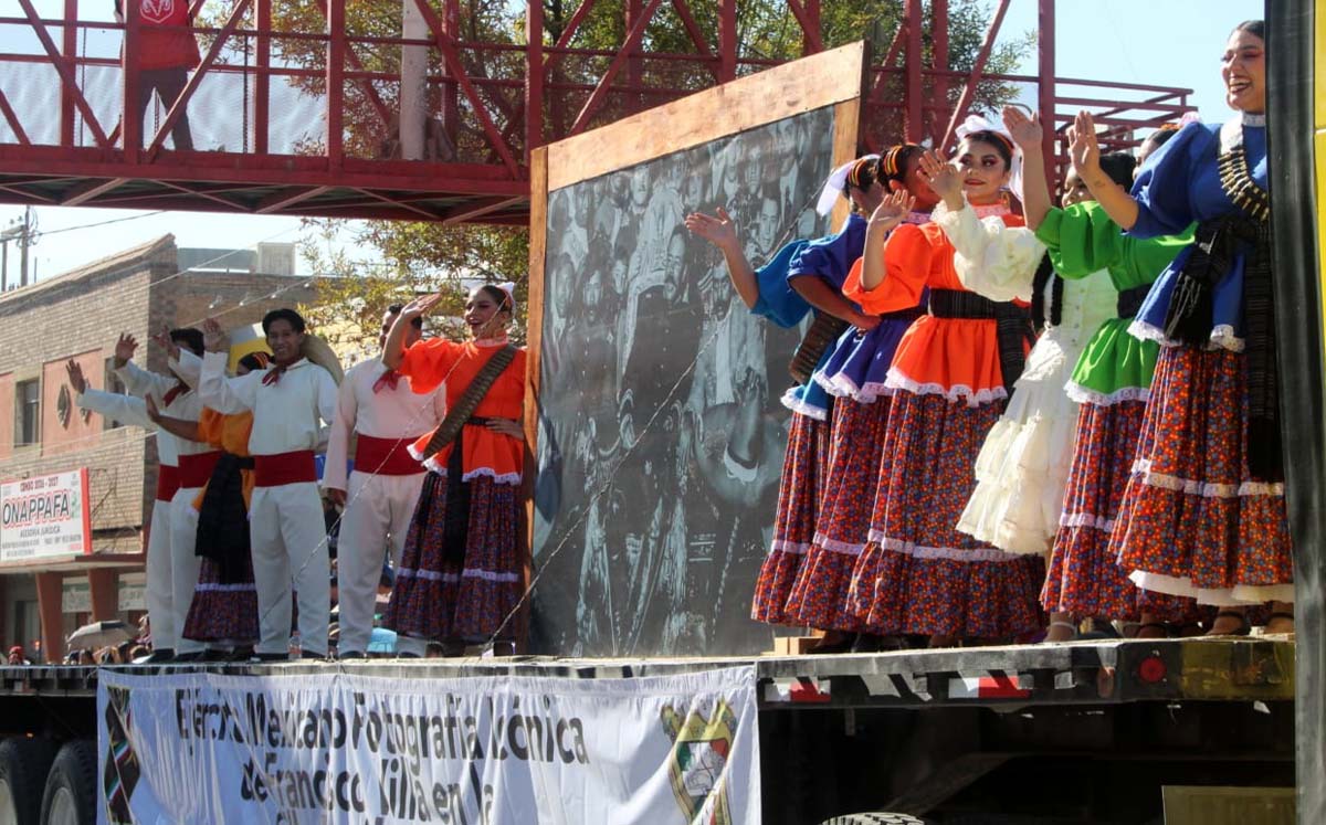 Desfile de la Revolución Mexicana en Gómez Palacio. l Roberto Amaya