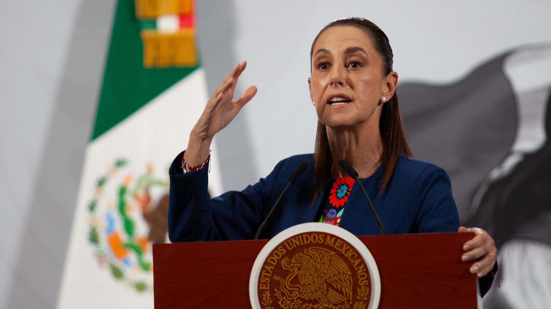 "No eran jóvenes": Sheinbaum exhibe a "Marea Rosa" y políticos en marcha de la Gen Z