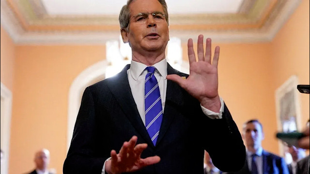 Secretario del Tesoro culpa a migrantes y plaga por aumento en precio de la carne en EU