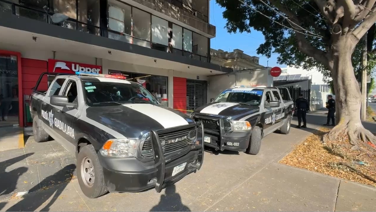 A las afueras de una tienda de conveniencia se localizó el cadáver (Foto: Juan Carlos Munguía)