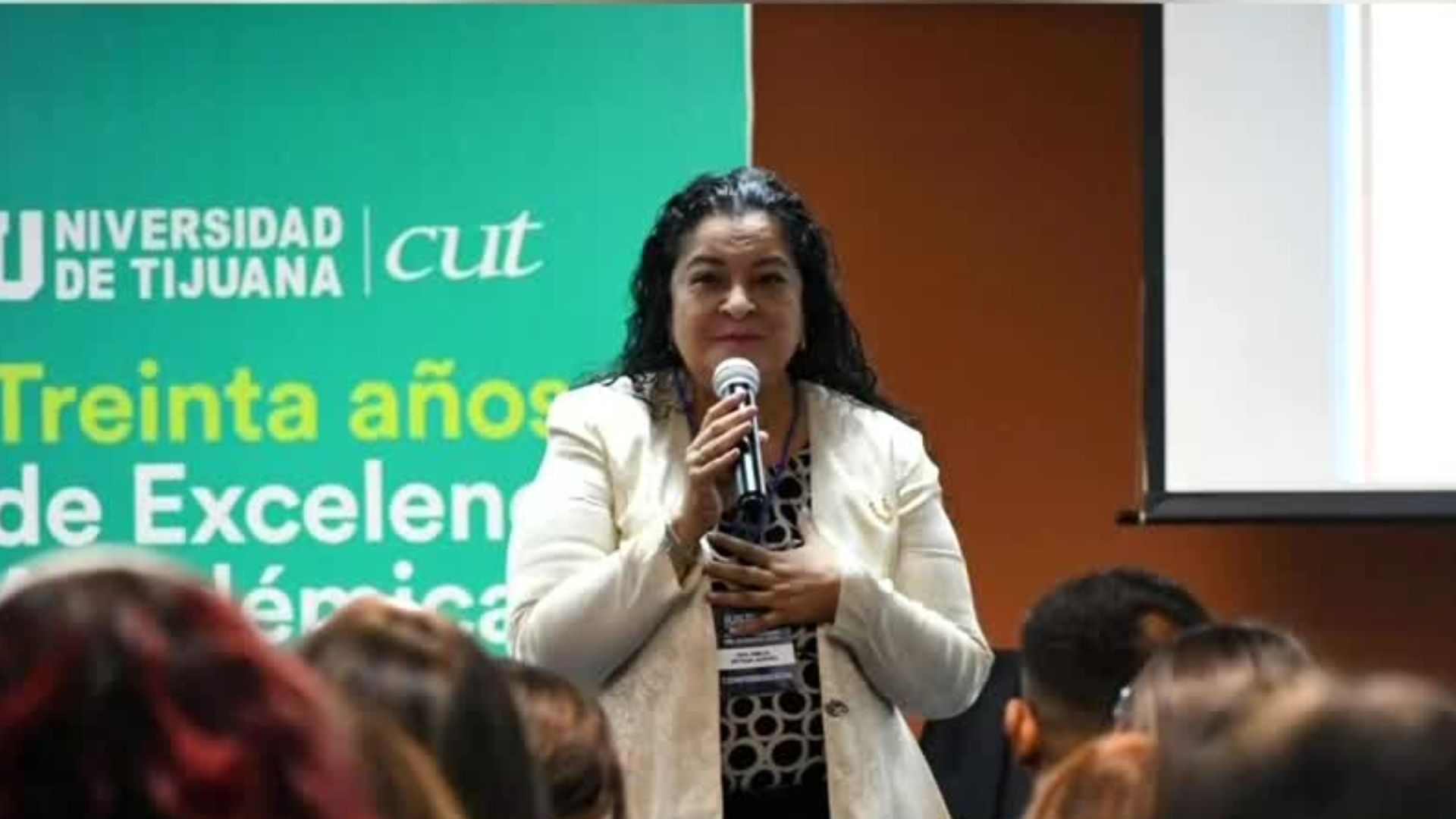 Asesinan a una abogada dentro de su vehículo en Tijuana, Baja California