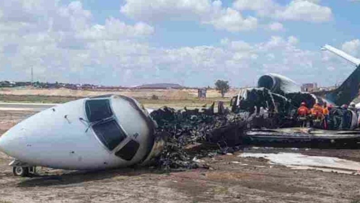 Avión quedó destruido tras incendio. | ESPECIAL