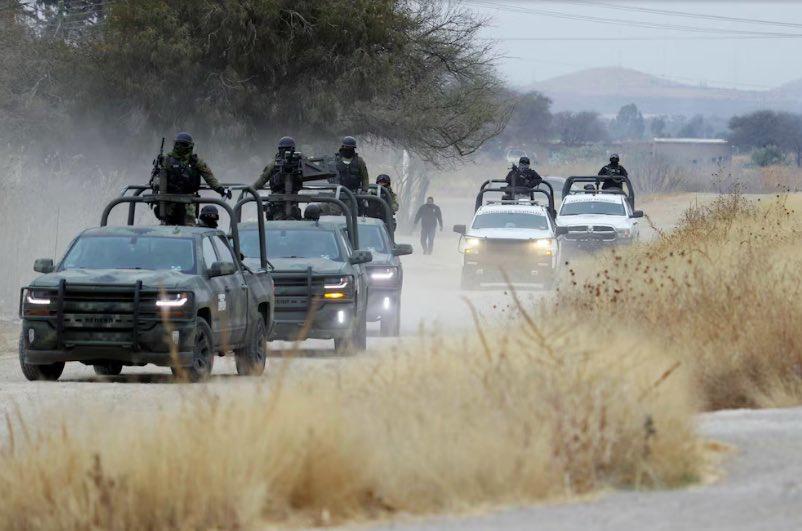 Los cuerpos se encontraban en la entrada a la comunidad de Paso Blanco ( Especial )