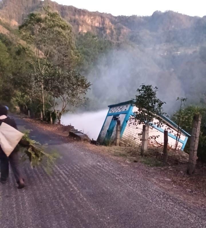 Derrumbe en línea de conducción de agua en Xalapa. | Especial
