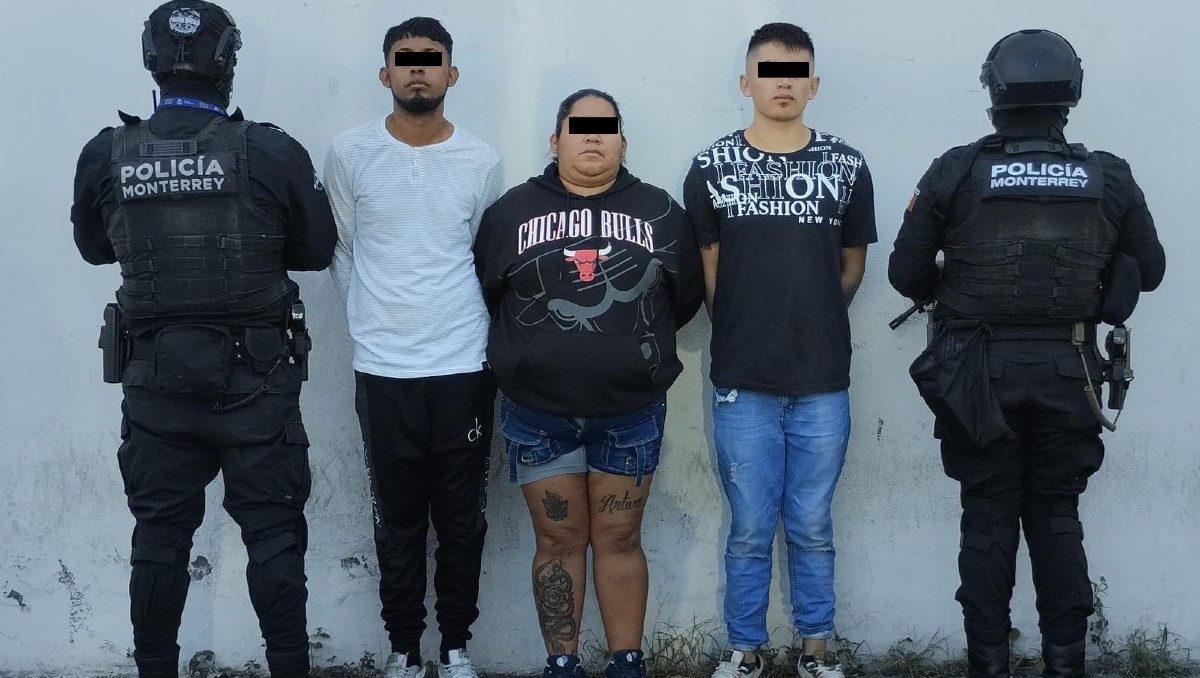 Los detenidos portaban 75 envoltorios con mariguana, así como dosis de cristal y cocaína. Foto: