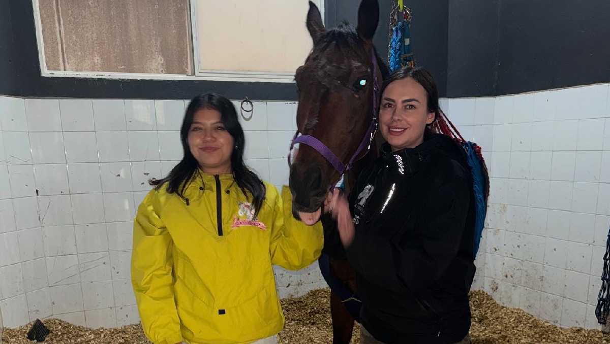 Elizabeth y Regina salvaron a Fiona de la vida como yegua carretonera en Los Reyes La Paz. Foto: (Especial)