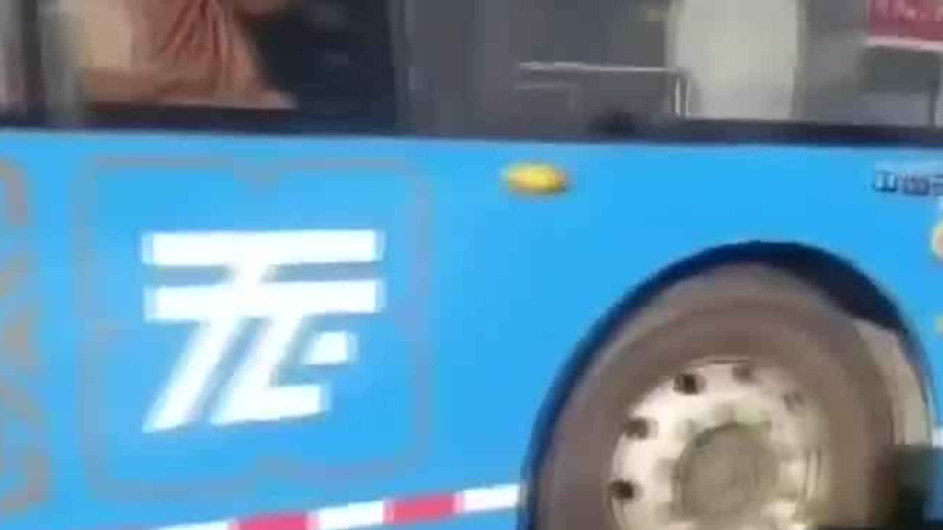 En Iztapalapa, chocan dos unidades del Trolebús; hay al menos 20 lesionados