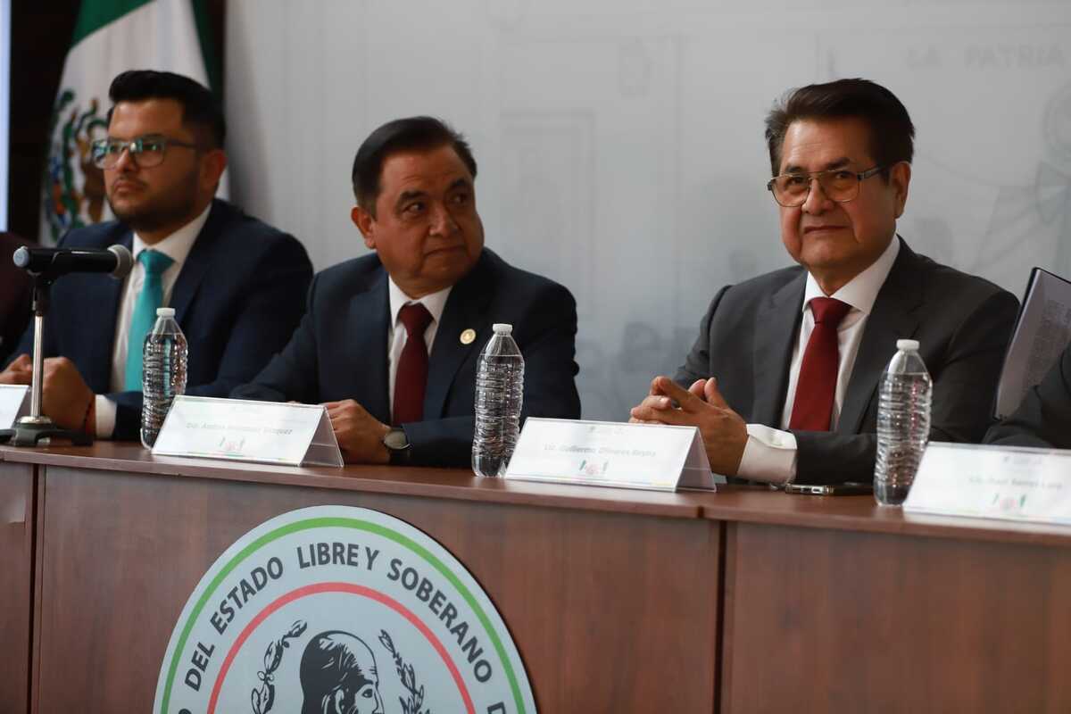 Guillermo Olivares secretario de gobierno durante su comparecencia  ante la LXVI Legislatura del Congreso de Hidalgo. (Jorge Sánchez)