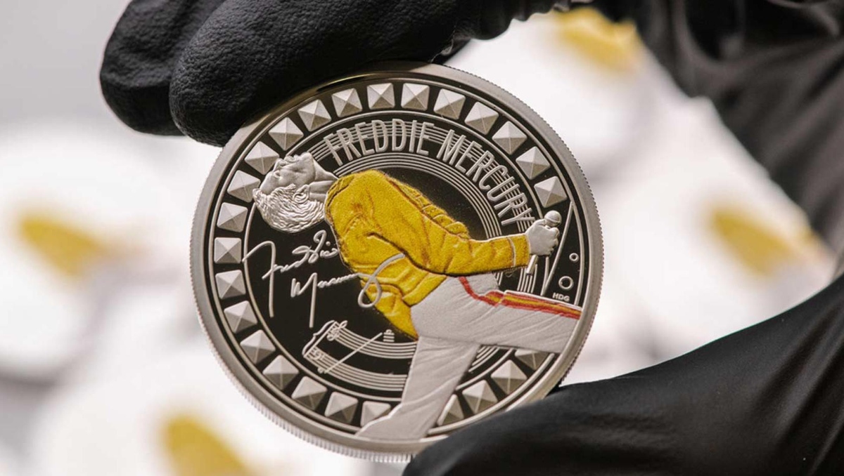 Lanzan moneda de Freddie Mercury por 40 años de Live Aid: Un tributo con chaqueta amarilla y fines benéficos. (Créditos: EFE)