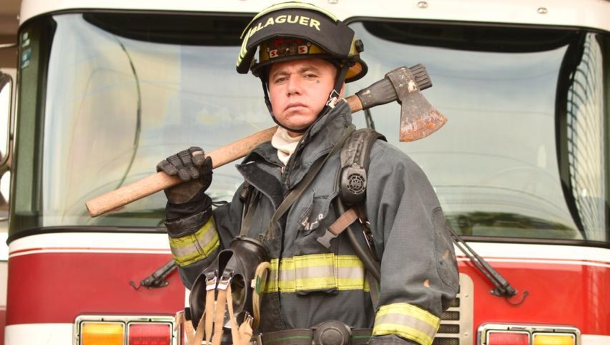 Luis Alejandro, mejor conocido como 'Blaguer', es un bombero que mediante el rap busca concientizar (Foto: Usi Toledo)
