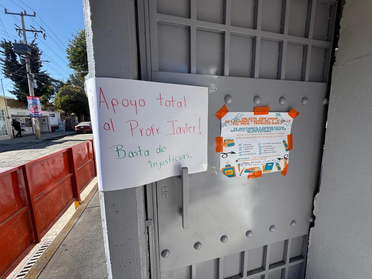 Manifestación en primaria de Pachuca. (Víctor Valera)