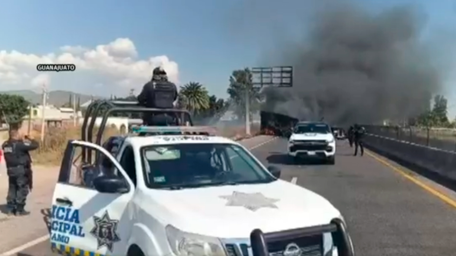 A una semana del Plan Michoacán, quemas y bloqueos del CJNG; hay 12 detenidos