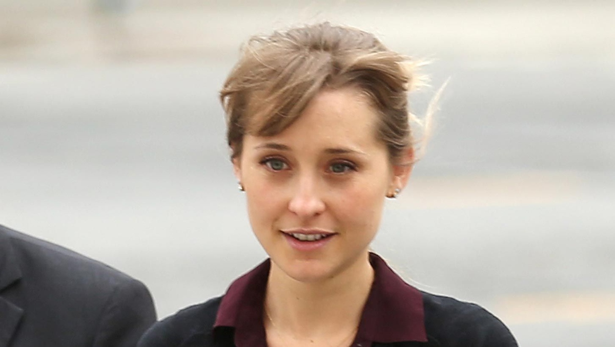 Allison Mack  habla sobre su experiencia y cómo se volvió parte de NXIVM | Especial