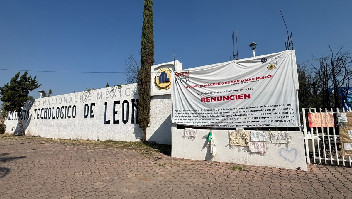 Alumnos del ITL rechazaron entablar diálogo con un abogado del TecNM. | Juan Carlos Romero.