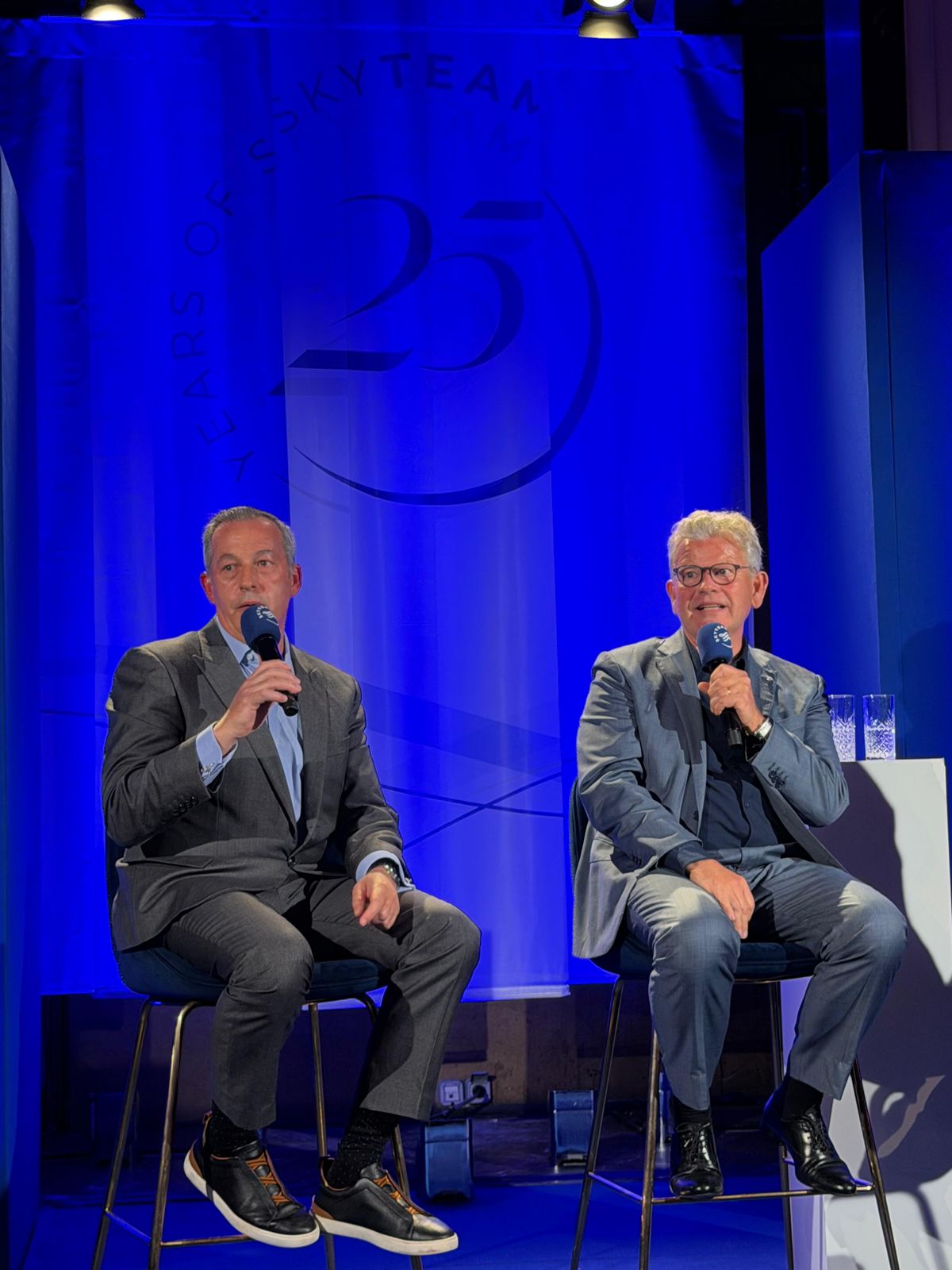 Andrés Conesa, director general de Aeroméxico y Patrick Roux, director general de SkyTeam. Foto: Especial
